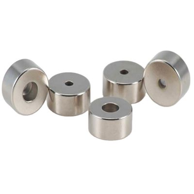 품질 네오디미엄 자석 M5 반도리 25x4mm 둥근 구멍 산업 공장