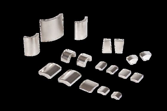 좋은 가격 네오디미움 활 자석 자기 부품 강제력 12-35 KOe 온라인으로